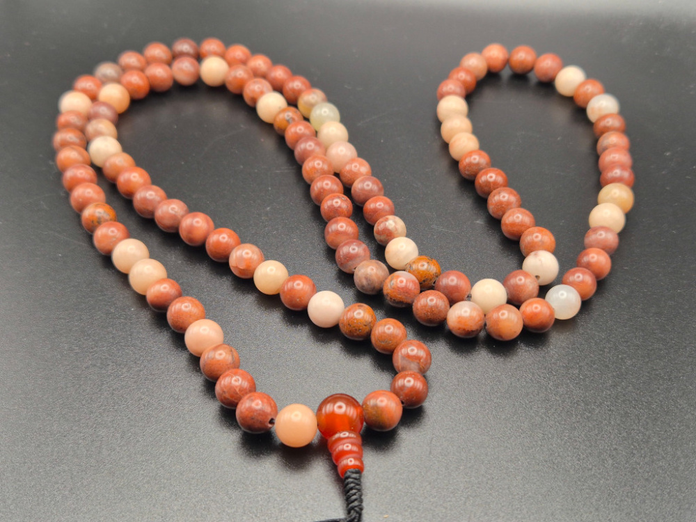 Preview: Handgefertigte Mala aus Jaspis mit natürlicher, erdiger Farbstruktur